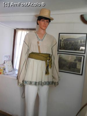 [P09] Pucioasa - Muzeul de Etnografie. Vestimentație bărbătească. » foto by iulianic
 - 
<span class="allrVoted glyphicon glyphicon-heart hidden" id="av1435550"></span>
<a class="m-l-10 hidden" id="sv1435550" onclick="voting_Foto_DelVot(,1435550,28622)" role="button">șterge vot <span class="glyphicon glyphicon-remove"></span></a>
<a id="v91435550" class=" c-red"  onclick="voting_Foto_SetVot(1435550)" role="button"><span class="glyphicon glyphicon-heart-empty"></span> <b>LIKE</b> = Votează poza</a> <img class="hidden"  id="f1435550W9" src="/imagini/loader.gif" border="0" /><span class="AjErrMes hidden" id="e1435550ErM"></span>