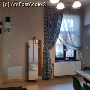 [P10] Odorheiu Secuiesc, Central Harmony Apartment, Livingul, Cuierul și Fereastra spre Balconul exterior » foto by mprofeanu
 - 
<span class="allrVoted glyphicon glyphicon-heart hidden" id="av1436767"></span>
<a class="m-l-10 hidden" id="sv1436767" onclick="voting_Foto_DelVot(,1436767,28629)" role="button">șterge vot <span class="glyphicon glyphicon-remove"></span></a>
<a id="v91436767" class=" c-red"  onclick="voting_Foto_SetVot(1436767)" role="button"><span class="glyphicon glyphicon-heart-empty"></span> <b>LIKE</b> = Votează poza</a> <img class="hidden"  id="f1436767W9" src="/imagini/loader.gif" border="0" /><span class="AjErrMes hidden" id="e1436767ErM"></span>