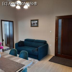 [P12] Odorheiu Secuiesc, Central Harmony Apartment, Livingul văzut spre intrare » foto by mprofeanu
 - 
<span class="allrVoted glyphicon glyphicon-heart hidden" id="av1436769"></span>
<a class="m-l-10 hidden" id="sv1436769" onclick="voting_Foto_DelVot(,1436769,28629)" role="button">șterge vot <span class="glyphicon glyphicon-remove"></span></a>
<a id="v91436769" class=" c-red"  onclick="voting_Foto_SetVot(1436769)" role="button"><span class="glyphicon glyphicon-heart-empty"></span> <b>LIKE</b> = Votează poza</a> <img class="hidden"  id="f1436769W9" src="/imagini/loader.gif" border="0" /><span class="AjErrMes hidden" id="e1436769ErM"></span>