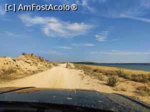 [P01] Drumul dintre Piatra și Perryland; lacul Tașaul în dreapta » foto by crismis
 - 
<span class="allrVoted glyphicon glyphicon-heart hidden" id="av1463606"></span>
<a class="m-l-10 hidden" id="sv1463606" onclick="voting_Foto_DelVot(,1463606,28836)" role="button">șterge vot <span class="glyphicon glyphicon-remove"></span></a>
<a id="v91463606" class=" c-red"  onclick="voting_Foto_SetVot(1463606)" role="button"><span class="glyphicon glyphicon-heart-empty"></span> <b>LIKE</b> = Votează poza</a> <img class="hidden"  id="f1463606W9" src="/imagini/loader.gif" border="0" /><span class="AjErrMes hidden" id="e1463606ErM"></span>