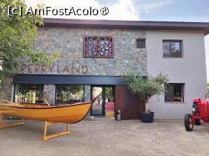 [P02] Perryland Urban Farm - vedere din parcare » foto by crismis
 - 
<span class="allrVoted glyphicon glyphicon-heart hidden" id="av1463607"></span>
<a class="m-l-10 hidden" id="sv1463607" onclick="voting_Foto_DelVot(,1463607,28836)" role="button">șterge vot <span class="glyphicon glyphicon-remove"></span></a>
<a id="v91463607" class=" c-red"  onclick="voting_Foto_SetVot(1463607)" role="button"><span class="glyphicon glyphicon-heart-empty"></span> <b>LIKE</b> = Votează poza</a> <img class="hidden"  id="f1463607W9" src="/imagini/loader.gif" border="0" /><span class="AjErrMes hidden" id="e1463607ErM"></span>