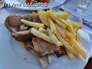 [P18] Taverna Platanos; mieluț » foto by crismis
 - 
<span class="allrVoted glyphicon glyphicon-heart hidden" id="av1467816"></span>
<a class="m-l-10 hidden" id="sv1467816" onclick="voting_Foto_DelVot(,1467816,28873)" role="button">șterge vot <span class="glyphicon glyphicon-remove"></span></a>
<a id="v91467816" class=" c-red"  onclick="voting_Foto_SetVot(1467816)" role="button"><span class="glyphicon glyphicon-heart-empty"></span> <b>LIKE</b> = Votează poza</a> <img class="hidden"  id="f1467816W9" src="/imagini/loader.gif" border="0" /><span class="AjErrMes hidden" id="e1467816ErM"></span>