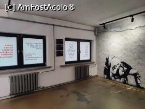 [P18] Muzeul Banksy Cracovia » foto by crismis
 - 
<span class="allrVoted glyphicon glyphicon-heart hidden" id="av1476908"></span>
<a class="m-l-10 hidden" id="sv1476908" onclick="voting_Foto_DelVot(,1476908,28942)" role="button">șterge vot <span class="glyphicon glyphicon-remove"></span></a>
<a id="v91476908" class=" c-red"  onclick="voting_Foto_SetVot(1476908)" role="button"><span class="glyphicon glyphicon-heart-empty"></span> <b>LIKE</b> = Votează poza</a> <img class="hidden"  id="f1476908W9" src="/imagini/loader.gif" border="0" /><span class="AjErrMes hidden" id="e1476908ErM"></span>