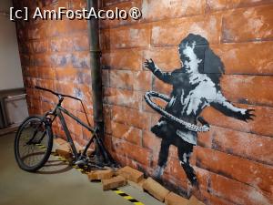 [P20] Muzeul Banksy Cracovia » foto by crismis
 - 
<span class="allrVoted glyphicon glyphicon-heart hidden" id="av1476910"></span>
<a class="m-l-10 hidden" id="sv1476910" onclick="voting_Foto_DelVot(,1476910,28942)" role="button">șterge vot <span class="glyphicon glyphicon-remove"></span></a>
<a id="v91476910" class=" c-red"  onclick="voting_Foto_SetVot(1476910)" role="button"><span class="glyphicon glyphicon-heart-empty"></span> <b>LIKE</b> = Votează poza</a> <img class="hidden"  id="f1476910W9" src="/imagini/loader.gif" border="0" /><span class="AjErrMes hidden" id="e1476910ErM"></span>