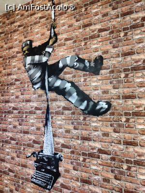 [P29] Muzeul Banksy Cracovia » foto by crismis
 - 
<span class="allrVoted glyphicon glyphicon-heart hidden" id="av1476919"></span>
<a class="m-l-10 hidden" id="sv1476919" onclick="voting_Foto_DelVot(,1476919,28942)" role="button">șterge vot <span class="glyphicon glyphicon-remove"></span></a>
<a id="v91476919" class=" c-red"  onclick="voting_Foto_SetVot(1476919)" role="button"><span class="glyphicon glyphicon-heart-empty"></span> <b>LIKE</b> = Votează poza</a> <img class="hidden"  id="f1476919W9" src="/imagini/loader.gif" border="0" /><span class="AjErrMes hidden" id="e1476919ErM"></span>