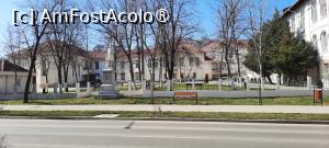 [P27] Bârlad, Casa de copii școlari și  Statuia „Neculai Roșca Codreanu” văzute de vizavi de lângă blocul unde este și Apartament Elena » foto by mprofeanu
 - 
<span class="allrVoted glyphicon glyphicon-heart hidden" id="av1477639"></span>
<a class="m-l-10 hidden" id="sv1477639" onclick="voting_Foto_DelVot(,1477639,28944)" role="button">șterge vot <span class="glyphicon glyphicon-remove"></span></a>
<a id="v91477639" class=" c-red"  onclick="voting_Foto_SetVot(1477639)" role="button"><span class="glyphicon glyphicon-heart-empty"></span> <b>LIKE</b> = Votează poza</a> <img class="hidden"  id="f1477639W9" src="/imagini/loader.gif" border="0" /><span class="AjErrMes hidden" id="e1477639ErM"></span>