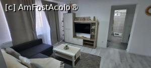 [P07] Bârlad, Apartament Elena, Livingul, Zona pentru doconectare » foto by mprofeanu
 - 
<span class="allrVoted glyphicon glyphicon-heart hidden" id="av1477619"></span>
<a class="m-l-10 hidden" id="sv1477619" onclick="voting_Foto_DelVot(,1477619,28944)" role="button">șterge vot <span class="glyphicon glyphicon-remove"></span></a>
<a id="v91477619" class=" c-red"  onclick="voting_Foto_SetVot(1477619)" role="button"><span class="glyphicon glyphicon-heart-empty"></span> <b>LIKE</b> = Votează poza</a> <img class="hidden"  id="f1477619W9" src="/imagini/loader.gif" border="0" /><span class="AjErrMes hidden" id="e1477619ErM"></span>