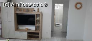 [P08] Bârlad, Apartament Elena, Livingul, Corpul de bibliotecă, Televizorul și micul hol ce duce la baie și dormitor » foto by mprofeanu
 - 
<span class="allrVoted glyphicon glyphicon-heart hidden" id="av1477620"></span>
<a class="m-l-10 hidden" id="sv1477620" onclick="voting_Foto_DelVot(,1477620,28944)" role="button">șterge vot <span class="glyphicon glyphicon-remove"></span></a>
<a id="v91477620" class=" c-red"  onclick="voting_Foto_SetVot(1477620)" role="button"><span class="glyphicon glyphicon-heart-empty"></span> <b>LIKE</b> = Votează poza</a> <img class="hidden"  id="f1477620W9" src="/imagini/loader.gif" border="0" /><span class="AjErrMes hidden" id="e1477620ErM"></span>