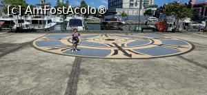 [P27] 27. În mijlocul pieței este o zonă cu 12 steme ale statului Barbados. » foto by msnd
 - 
<span class="allrVoted glyphicon glyphicon-heart hidden" id="av1479235"></span>
<a class="m-l-10 hidden" id="sv1479235" onclick="voting_Foto_DelVot(,1479235,28953)" role="button">șterge vot <span class="glyphicon glyphicon-remove"></span></a>
<a id="v91479235" class=" c-red"  onclick="voting_Foto_SetVot(1479235)" role="button"><span class="glyphicon glyphicon-heart-empty"></span> <b>LIKE</b> = Votează poza</a> <img class="hidden"  id="f1479235W9" src="/imagini/loader.gif" border="0" /><span class="AjErrMes hidden" id="e1479235ErM"></span>