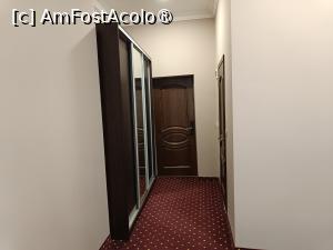 [P12] Cernăuți, T&S Apart-Hotel, Camera 108, Holul de la intrare cu dulapul văzut din Cameră » foto by mprofeanu
 - 
<span class="allrVoted glyphicon glyphicon-heart hidden" id="av1479895"></span>
<a class="m-l-10 hidden" id="sv1479895" onclick="voting_Foto_DelVot(,1479895,28959)" role="button">șterge vot <span class="glyphicon glyphicon-remove"></span></a>
<a id="v91479895" class=" c-red"  onclick="voting_Foto_SetVot(1479895)" role="button"><span class="glyphicon glyphicon-heart-empty"></span> <b>LIKE</b> = Votează poza</a> <img class="hidden"  id="f1479895W9" src="/imagini/loader.gif" border="0" /><span class="AjErrMes hidden" id="e1479895ErM"></span>