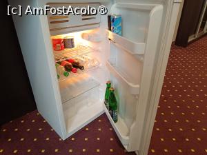 [P15] Cernăuți, T&S Apart-Hotel, Camera 108, Frigiderul - Minibar plin cu de toate » foto by mprofeanu
 - 
<span class="allrVoted glyphicon glyphicon-heart hidden" id="av1479898"></span>
<a class="m-l-10 hidden" id="sv1479898" onclick="voting_Foto_DelVot(,1479898,28959)" role="button">șterge vot <span class="glyphicon glyphicon-remove"></span></a>
<a id="v91479898" class=" c-red"  onclick="voting_Foto_SetVot(1479898)" role="button"><span class="glyphicon glyphicon-heart-empty"></span> <b>LIKE</b> = Votează poza</a> <img class="hidden"  id="f1479898W9" src="/imagini/loader.gif" border="0" /><span class="AjErrMes hidden" id="e1479898ErM"></span>