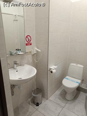 [P18] Cernăuți, T&S Apart-Hotel, Camera 108, Un colț de Baia » foto by mprofeanu
 - 
<span class="allrVoted glyphicon glyphicon-heart hidden" id="av1479901"></span>
<a class="m-l-10 hidden" id="sv1479901" onclick="voting_Foto_DelVot(,1479901,28959)" role="button">șterge vot <span class="glyphicon glyphicon-remove"></span></a>
<a id="v91479901" class=" c-red"  onclick="voting_Foto_SetVot(1479901)" role="button"><span class="glyphicon glyphicon-heart-empty"></span> <b>LIKE</b> = Votează poza</a> <img class="hidden"  id="f1479901W9" src="/imagini/loader.gif" border="0" /><span class="AjErrMes hidden" id="e1479901ErM"></span>