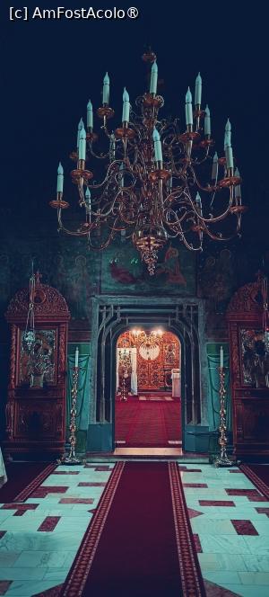 [P10] Interior biserică - vedere din pronaos către naos. » foto by tata123 🔱
 - 
<span class="allrVoted glyphicon glyphicon-heart hidden" id="av1480245"></span>
<a class="m-l-10 hidden" id="sv1480245" onclick="voting_Foto_DelVot(,1480245,28961)" role="button">șterge vot <span class="glyphicon glyphicon-remove"></span></a>
<a id="v91480245" class=" c-red"  onclick="voting_Foto_SetVot(1480245)" role="button"><span class="glyphicon glyphicon-heart-empty"></span> <b>LIKE</b> = Votează poza</a> <img class="hidden"  id="f1480245W9" src="/imagini/loader.gif" border="0" /><span class="AjErrMes hidden" id="e1480245ErM"></span>