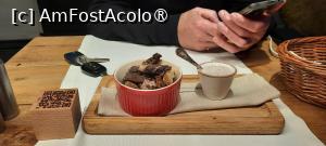 [P11] Cernăuți, Restaurantul Hopachok, Tratație Restaurantului, Untura cu sare și usturoi, am servit-o până a venit restul... » foto by mprofeanu
 - 
<span class="allrVoted glyphicon glyphicon-heart hidden" id="av1480831"></span>
<a class="m-l-10 hidden" id="sv1480831" onclick="voting_Foto_DelVot(,1480831,28966)" role="button">șterge vot <span class="glyphicon glyphicon-remove"></span></a>
<a id="v91480831" class=" c-red"  onclick="voting_Foto_SetVot(1480831)" role="button"><span class="glyphicon glyphicon-heart-empty"></span> <b>LIKE</b> = Votează poza</a> <img class="hidden"  id="f1480831W9" src="/imagini/loader.gif" border="0" /><span class="AjErrMes hidden" id="e1480831ErM"></span>