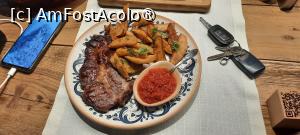 [P13] Cernăuți, Restaurantul Hopachok, „Bucata de carne”, Ceafă la grătar cu Cartofi la cuptor și Sos de roșii, porția soțului » foto by mprofeanu
 - 
<span class="allrVoted glyphicon glyphicon-heart hidden" id="av1480833"></span>
<a class="m-l-10 hidden" id="sv1480833" onclick="voting_Foto_DelVot(,1480833,28966)" role="button">șterge vot <span class="glyphicon glyphicon-remove"></span></a>
<a id="v91480833" class=" c-red"  onclick="voting_Foto_SetVot(1480833)" role="button"><span class="glyphicon glyphicon-heart-empty"></span> <b>LIKE</b> = Votează poza</a> <img class="hidden"  id="f1480833W9" src="/imagini/loader.gif" border="0" /><span class="AjErrMes hidden" id="e1480833ErM"></span>