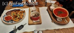 [P14] Cernăuți, Restaurantul Hopachok, Borșul roșu și Ceafa de porc la grătar, iar între ele, Untura cu pâinea ei, ce mai rămăsese... » foto by mprofeanu
 - 
<span class="allrVoted glyphicon glyphicon-heart hidden" id="av1480834"></span>
<a class="m-l-10 hidden" id="sv1480834" onclick="voting_Foto_DelVot(,1480834,28966)" role="button">șterge vot <span class="glyphicon glyphicon-remove"></span></a>
<a id="v91480834" class=" c-red"  onclick="voting_Foto_SetVot(1480834)" role="button"><span class="glyphicon glyphicon-heart-empty"></span> <b>LIKE</b> = Votează poza</a> <img class="hidden"  id="f1480834W9" src="/imagini/loader.gif" border="0" /><span class="AjErrMes hidden" id="e1480834ErM"></span>