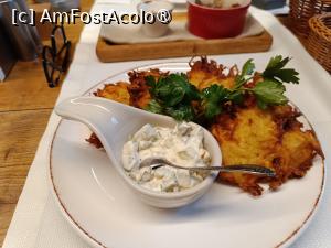 [P26] Cernăuți, Restaurantul Hopachok, Chiftele de cartofi cu Salată de castraveți » foto by mprofeanu
 - 
<span class="allrVoted glyphicon glyphicon-heart hidden" id="av1480846"></span>
<a class="m-l-10 hidden" id="sv1480846" onclick="voting_Foto_DelVot(,1480846,28966)" role="button">șterge vot <span class="glyphicon glyphicon-remove"></span></a>
<a id="v91480846" class=" c-red"  onclick="voting_Foto_SetVot(1480846)" role="button"><span class="glyphicon glyphicon-heart-empty"></span> <b>LIKE</b> = Votează poza</a> <img class="hidden"  id="f1480846W9" src="/imagini/loader.gif" border="0" /><span class="AjErrMes hidden" id="e1480846ErM"></span>