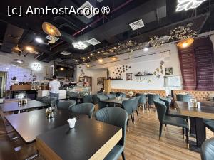 [P06] Interior Shamiat restaurant » foto by AZE
 - 
<span class="allrVoted glyphicon glyphicon-heart hidden" id="av1483648"></span>
<a class="m-l-10 hidden" id="sv1483648" onclick="voting_Foto_DelVot(,1483648,28992)" role="button">șterge vot <span class="glyphicon glyphicon-remove"></span></a>
<a id="v91483648" class=" c-red"  onclick="voting_Foto_SetVot(1483648)" role="button"><span class="glyphicon glyphicon-heart-empty"></span> <b>LIKE</b> = Votează poza</a> <img class="hidden"  id="f1483648W9" src="/imagini/loader.gif" border="0" /><span class="AjErrMes hidden" id="e1483648ErM"></span>