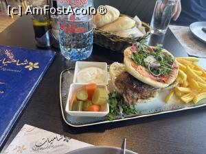 [P08] Jumătatea de pui și o grămadă de alte chestii lângă » foto by AZE
 - 
<span class="allrVoted glyphicon glyphicon-heart hidden" id="av1483650"></span>
<a class="m-l-10 hidden" id="sv1483650" onclick="voting_Foto_DelVot(,1483650,28992)" role="button">șterge vot <span class="glyphicon glyphicon-remove"></span></a>
<a id="v91483650" class=" c-red"  onclick="voting_Foto_SetVot(1483650)" role="button"><span class="glyphicon glyphicon-heart-empty"></span> <b>LIKE</b> = Votează poza</a> <img class="hidden"  id="f1483650W9" src="/imagini/loader.gif" border="0" /><span class="AjErrMes hidden" id="e1483650ErM"></span>