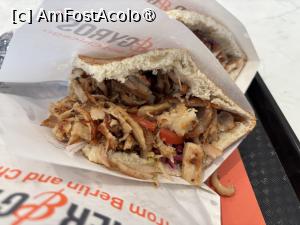 [P15] Doner,Marina Mall » foto by AZE
 - 
<span class="allrVoted glyphicon glyphicon-heart hidden" id="av1487474"></span>
<a class="m-l-10 hidden" id="sv1487474" onclick="voting_Foto_DelVot(,1487474,28992)" role="button">șterge vot <span class="glyphicon glyphicon-remove"></span></a>
<a id="v91487474" class=" c-red"  onclick="voting_Foto_SetVot(1487474)" role="button"><span class="glyphicon glyphicon-heart-empty"></span> <b>LIKE</b> = Votează poza</a> <img class="hidden"  id="f1487474W9" src="/imagini/loader.gif" border="0" /><span class="AjErrMes hidden" id="e1487474ErM"></span>