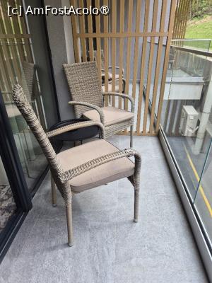 [P08] Balconul, cu scaunele comode » foto by adrianaglogo
 - 
<span class="allrVoted glyphicon glyphicon-heart hidden" id="av1483858"></span>
<a class="m-l-10 hidden" id="sv1483858" onclick="voting_Foto_DelVot(,1483858,28994)" role="button">șterge vot <span class="glyphicon glyphicon-remove"></span></a>
<a id="v91483858" class=" c-red"  onclick="voting_Foto_SetVot(1483858)" role="button"><span class="glyphicon glyphicon-heart-empty"></span> <b>LIKE</b> = Votează poza</a> <img class="hidden"  id="f1483858W9" src="/imagini/loader.gif" border="0" /><span class="AjErrMes hidden" id="e1483858ErM"></span>