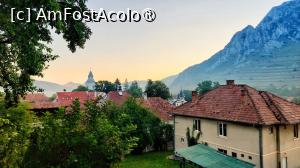 [P05] O încercare de a surprinde unul din cele două răsărituri de soare :). Clădirea din prim-plan este o instituție publică, vecină cu Casa Felix. » foto by corneliam
 - 
<span class="allrVoted glyphicon glyphicon-heart hidden" id="av1483900"></span>
<a class="m-l-10 hidden" id="sv1483900" onclick="voting_Foto_DelVot(,1483900,28995)" role="button">șterge vot <span class="glyphicon glyphicon-remove"></span></a>
<a id="v91483900" class=" c-red"  onclick="voting_Foto_SetVot(1483900)" role="button"><span class="glyphicon glyphicon-heart-empty"></span> <b>LIKE</b> = Votează poza</a> <img class="hidden"  id="f1483900W9" src="/imagini/loader.gif" border="0" /><span class="AjErrMes hidden" id="e1483900ErM"></span>