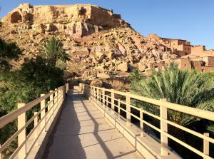 [P21] Ait Ben Haddou - Puntea care leagă satul nou de ksar-ul istoric » foto by adso <span class="label label-default labelC_thin small">NEVOTABILĂ</span>
