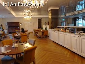 [P10] Restaurantul » foto by Mitica49
 - 
<span class="allrVoted glyphicon glyphicon-heart hidden" id="av1488001"></span>
<a class="m-l-10 hidden" id="sv1488001" onclick="voting_Foto_DelVot(,1488001,29030)" role="button">șterge vot <span class="glyphicon glyphicon-remove"></span></a>
<a id="v91488001" class=" c-red"  onclick="voting_Foto_SetVot(1488001)" role="button"><span class="glyphicon glyphicon-heart-empty"></span> <b>LIKE</b> = Votează poza</a> <img class="hidden"  id="f1488001W9" src="/imagini/loader.gif" border="0" /><span class="AjErrMes hidden" id="e1488001ErM"></span>