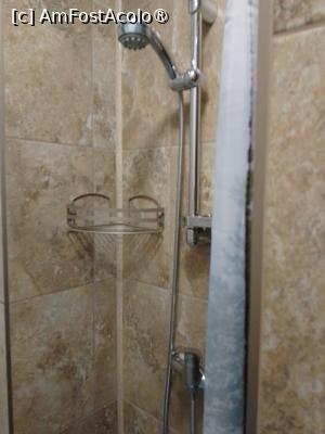 [P11] Cabina de duș » foto by Mitica49
 - 
<span class="allrVoted glyphicon glyphicon-heart hidden" id="av1489720"></span>
<a class="m-l-10 hidden" id="sv1489720" onclick="voting_Foto_DelVot(,1489720,29046)" role="button">șterge vot <span class="glyphicon glyphicon-remove"></span></a>
<a id="v91489720" class=" c-red"  onclick="voting_Foto_SetVot(1489720)" role="button"><span class="glyphicon glyphicon-heart-empty"></span> <b>LIKE</b> = Votează poza</a> <img class="hidden"  id="f1489720W9" src="/imagini/loader.gif" border="0" /><span class="AjErrMes hidden" id="e1489720ErM"></span>