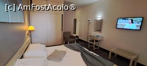 [P21] Imperatriz Aparthotel, tv, toaleta cu oglindă, holul spre intrarea în cameră » foto by irinad
 - 
<span class="allrVoted glyphicon glyphicon-heart hidden" id="av1502273"></span>
<a class="m-l-10 hidden" id="sv1502273" onclick="voting_Foto_DelVot(,1502273,29150)" role="button">șterge vot <span class="glyphicon glyphicon-remove"></span></a>
<a id="v91502273" class=" c-red"  onclick="voting_Foto_SetVot(1502273)" role="button"><span class="glyphicon glyphicon-heart-empty"></span> <b>LIKE</b> = Votează poza</a> <img class="hidden"  id="f1502273W9" src="/imagini/loader.gif" border="0" /><span class="AjErrMes hidden" id="e1502273ErM"></span>