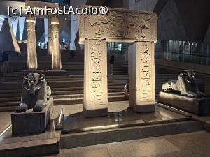 [P10] GEM, Zona mediană a scărilor cu Intrarea lui Amenemhat I, Sfinșii lui Ramses II, în spate se văd coloanele regelui Sahure și puțin din Vârful Obelisc al reginei Hatshepsut, suntem în dreptul primului etaj...am luat apoi banda rulantă... » foto by mprofeanu
 - 
<span class="allrVoted glyphicon glyphicon-heart hidden" id="av1526954"></span>
<a class="m-l-10 hidden" id="sv1526954" onclick="voting_Foto_DelVot(,1526954,29165)" role="button">șterge vot <span class="glyphicon glyphicon-remove"></span></a>
<a id="v91526954" class=" c-red"  onclick="voting_Foto_SetVot(1526954)" role="button"><span class="glyphicon glyphicon-heart-empty"></span> <b>LIKE</b> = Votează poza</a> <img class="hidden"  id="f1526954W9" src="/imagini/loader.gif" border="0" /><span class="AjErrMes hidden" id="e1526954ErM"></span>