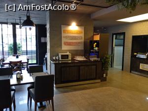 [P10] Restaurant.
În spate se află Barul și intrarea în Bucătărie. În prim plan se observă dozatorul pentru sucuri din fructe (sintetice) » foto by ovidiuyepi
 - 
<span class="allrVoted glyphicon glyphicon-heart hidden" id="av1504880"></span>
<a class="m-l-10 hidden" id="sv1504880" onclick="voting_Foto_DelVot(,1504880,29168)" role="button">șterge vot <span class="glyphicon glyphicon-remove"></span></a>
<a id="v91504880" class=" c-red"  onclick="voting_Foto_SetVot(1504880)" role="button"><span class="glyphicon glyphicon-heart-empty"></span> <b>LIKE</b> = Votează poza</a> <img class="hidden"  id="f1504880W9" src="/imagini/loader.gif" border="0" /><span class="AjErrMes hidden" id="e1504880ErM"></span>