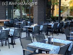 [P15] Terasa exterioară de la Restaurant. O pisică se odihnește nestingherită pe una dintre mese la ora micului dejun. Ea este stăpâna casei și pentru asta a primit din partea mea un mic dejun consistent. » foto by ovidiuyepi
 - 
<span class="allrVoted glyphicon glyphicon-heart hidden" id="av1504885"></span>
<a class="m-l-10 hidden" id="sv1504885" onclick="voting_Foto_DelVot(,1504885,29168)" role="button">șterge vot <span class="glyphicon glyphicon-remove"></span></a>
<a id="v91504885" class=" c-red"  onclick="voting_Foto_SetVot(1504885)" role="button"><span class="glyphicon glyphicon-heart-empty"></span> <b>LIKE</b> = Votează poza</a> <img class="hidden"  id="f1504885W9" src="/imagini/loader.gif" border="0" /><span class="AjErrMes hidden" id="e1504885ErM"></span>