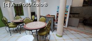 [P19] Mesele din curtea interioară, Riad Minorisa » foto by irinad
 - 
<span class="allrVoted glyphicon glyphicon-heart hidden" id="av1507961"></span>
<a class="m-l-10 hidden" id="sv1507961" onclick="voting_Foto_DelVot(,1507961,29184)" role="button">șterge vot <span class="glyphicon glyphicon-remove"></span></a>
<a id="v91507961" class=" c-red"  onclick="voting_Foto_SetVot(1507961)" role="button"><span class="glyphicon glyphicon-heart-empty"></span> <b>LIKE</b> = Votează poza</a> <img class="hidden"  id="f1507961W9" src="/imagini/loader.gif" border="0" /><span class="AjErrMes hidden" id="e1507961ErM"></span>