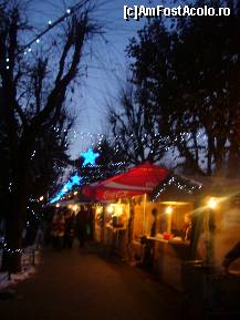 [P04] Targul de Craciun din Parcul Cismigiu, una dintre aleile pline de casute » foto by magdalena
 - 
<span class="allrVoted glyphicon glyphicon-heart hidden" id="av173084"></span>
<a class="m-l-10 hidden" id="sv173084" onclick="voting_Foto_DelVot(,173084,29197)" role="button">șterge vot <span class="glyphicon glyphicon-remove"></span></a>
<a id="v9173084" class=" c-red"  onclick="voting_Foto_SetVot(173084)" role="button"><span class="glyphicon glyphicon-heart-empty"></span> <b>LIKE</b> = Votează poza</a> <img class="hidden"  id="f173084W9" src="/imagini/loader.gif" border="0" /><span class="AjErrMes hidden" id="e173084ErM"></span>