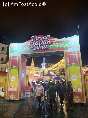 [P02] Intrarea principală &icirc;n T&acirc;rgul de Crăciun » foto by AZE
 - 
<span class="allrVoted glyphicon glyphicon-heart hidden" id="av1341687"></span>
<a class="m-l-10 hidden" id="sv1341687" onclick="voting_Foto_DelVot(,1341687,29199)" role="button">șterge vot <span class="glyphicon glyphicon-remove"></span></a>
<a id="v91341687" class=" c-red"  onclick="voting_Foto_SetVot(1341687)" role="button"><span class="glyphicon glyphicon-heart-empty"></span> <b>LIKE</b> = Votează poza</a> <img class="hidden"  id="f1341687W9" src="/imagini/loader.gif" border="0" /><span class="AjErrMes hidden" id="e1341687ErM"></span>