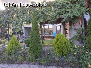 [P12] Pensiunea Cristina - a doua curte » foto by Carmen Ion
 - 
<span class="allrVoted glyphicon glyphicon-heart hidden" id="av1510259"></span>
<a class="m-l-10 hidden" id="sv1510259" onclick="voting_Foto_DelVot(,1510259,29200)" role="button">șterge vot <span class="glyphicon glyphicon-remove"></span></a>
<a id="v91510259" class=" c-red"  onclick="voting_Foto_SetVot(1510259)" role="button"><span class="glyphicon glyphicon-heart-empty"></span> <b>LIKE</b> = Votează poza</a> <img class="hidden"  id="f1510259W9" src="/imagini/loader.gif" border="0" /><span class="AjErrMes hidden" id="e1510259ErM"></span>