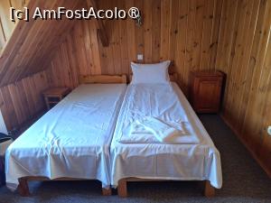 [P18] Pensiunea Cristina - camera mea » foto by Carmen Ion
 - 
<span class="allrVoted glyphicon glyphicon-heart hidden" id="av1510265"></span>
<a class="m-l-10 hidden" id="sv1510265" onclick="voting_Foto_DelVot(,1510265,29200)" role="button">șterge vot <span class="glyphicon glyphicon-remove"></span></a>
<a id="v91510265" class=" c-red"  onclick="voting_Foto_SetVot(1510265)" role="button"><span class="glyphicon glyphicon-heart-empty"></span> <b>LIKE</b> = Votează poza</a> <img class="hidden"  id="f1510265W9" src="/imagini/loader.gif" border="0" /><span class="AjErrMes hidden" id="e1510265ErM"></span>