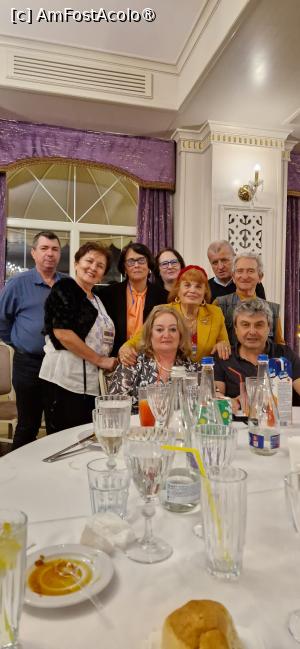 [P02] Colegii de la masa nr.2 » foto by mmierla
 - 
<span class="allrVoted glyphicon glyphicon-heart hidden" id="av1522116"></span>
<a class="m-l-10 hidden" id="sv1522116" onclick="voting_Foto_DelVot(,1522116,29208)" role="button">șterge vot <span class="glyphicon glyphicon-remove"></span></a>
<a id="v91522116" class=" c-red"  onclick="voting_Foto_SetVot(1522116)" role="button"><span class="glyphicon glyphicon-heart-empty"></span> <b>LIKE</b> = Votează poza</a> <img class="hidden"  id="f1522116W9" src="/imagini/loader.gif" border="0" /><span class="AjErrMes hidden" id="e1522116ErM"></span>