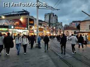 [P56] Piața Taksim » foto by adso
 - 
<span class="allrVoted glyphicon glyphicon-heart hidden" id="av1512934"></span>
<a class="m-l-10 hidden" id="sv1512934" onclick="voting_Foto_DelVot(,1512934,29218)" role="button">șterge vot <span class="glyphicon glyphicon-remove"></span></a>
<a id="v91512934" class=" c-red"  onclick="voting_Foto_SetVot(1512934)" role="button"><span class="glyphicon glyphicon-heart-empty"></span> <b>LIKE</b> = Votează poza</a> <img class="hidden"  id="f1512934W9" src="/imagini/loader.gif" border="0" /><span class="AjErrMes hidden" id="e1512934ErM"></span>