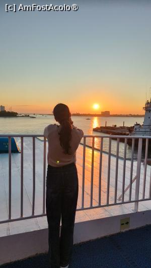 [P02] Răsăritul în Marea Caribelor -- văzut din Port Everglade, Florida //  de pe ferry spre Grand Bahama » foto by Cornel
 - 
<span class="allrVoted glyphicon glyphicon-heart hidden" id="av1515025"></span>
<a class="m-l-10 hidden" id="sv1515025" onclick="voting_Foto_DelVot(,1515025,29233)" role="button">șterge vot <span class="glyphicon glyphicon-remove"></span></a>
<a id="v91515025" class=" c-red"  onclick="voting_Foto_SetVot(1515025)" role="button"><span class="glyphicon glyphicon-heart-empty"></span> <b>LIKE</b> = Votează poza</a> <img class="hidden"  id="f1515025W9" src="/imagini/loader.gif" border="0" /><span class="AjErrMes hidden" id="e1515025ErM"></span>