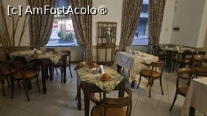 [P24] pe la restaurant » foto by robert
 - 
<span class="allrVoted glyphicon glyphicon-heart hidden" id="av1520153"></span>
<a class="m-l-10 hidden" id="sv1520153" onclick="voting_Foto_DelVot(,1520153,29270)" role="button">șterge vot <span class="glyphicon glyphicon-remove"></span></a>
<a id="v91520153" class=" c-red"  onclick="voting_Foto_SetVot(1520153)" role="button"><span class="glyphicon glyphicon-heart-empty"></span> <b>LIKE</b> = Votează poza</a> <img class="hidden"  id="f1520153W9" src="/imagini/loader.gif" border="0" /><span class="AjErrMes hidden" id="e1520153ErM"></span>