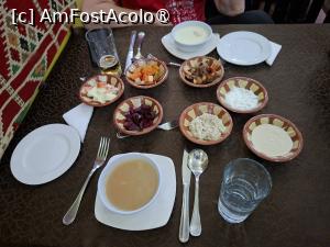 [P10] Giza, Egipt, Restaurantul El Dar Darak, Supă de linte în prim plan, Supa de fructe de mare în plan îndepărtat » foto by mprofeanu
 - 
<span class="allrVoted glyphicon glyphicon-heart hidden" id="av1520273"></span>
<a class="m-l-10 hidden" id="sv1520273" onclick="voting_Foto_DelVot(,1520273,29273)" role="button">șterge vot <span class="glyphicon glyphicon-remove"></span></a>
<a id="v91520273" class=" c-red"  onclick="voting_Foto_SetVot(1520273)" role="button"><span class="glyphicon glyphicon-heart-empty"></span> <b>LIKE</b> = Votează poza</a> <img class="hidden"  id="f1520273W9" src="/imagini/loader.gif" border="0" /><span class="AjErrMes hidden" id="e1520273ErM"></span>