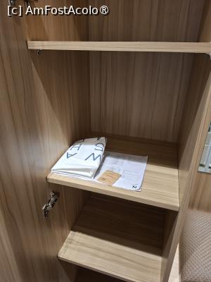 [P17] Cairo, Novotel Cairo Airport Hotel, Camera 222, Holul de la intrare, Dulapul cu rafturi » foto by mprofeanu
 - 
<span class="allrVoted glyphicon glyphicon-heart hidden" id="av1522004"></span>
<a class="m-l-10 hidden" id="sv1522004" onclick="voting_Foto_DelVot(,1522004,29286)" role="button">șterge vot <span class="glyphicon glyphicon-remove"></span></a>
<a id="v91522004" class=" c-red"  onclick="voting_Foto_SetVot(1522004)" role="button"><span class="glyphicon glyphicon-heart-empty"></span> <b>LIKE</b> = Votează poza</a> <img class="hidden"  id="f1522004W9" src="/imagini/loader.gif" border="0" /><span class="AjErrMes hidden" id="e1522004ErM"></span>