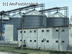 [P26] silozuri in port » foto by Dan&Ema
 - 
<span class="allrVoted glyphicon glyphicon-heart hidden" id="av997114"></span>
<a class="m-l-10 hidden" id="sv997114" onclick="voting_Foto_DelVot(,997114,29287)" role="button">șterge vot <span class="glyphicon glyphicon-remove"></span></a>
<a id="v9997114" class=" c-red"  onclick="voting_Foto_SetVot(997114)" role="button"><span class="glyphicon glyphicon-heart-empty"></span> <b>LIKE</b> = Votează poza</a> <img class="hidden"  id="f997114W9" src="/imagini/loader.gif" border="0" /><span class="AjErrMes hidden" id="e997114ErM"></span>