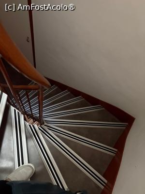 [P07] Asa arata scarile in spirala la Hotel Des Vosges. » foto by ARA
 - 
<span class="allrVoted glyphicon glyphicon-heart hidden" id="av1522992"></span>
<a class="m-l-10 hidden" id="sv1522992" onclick="voting_Foto_DelVot(,1522992,29289)" role="button">șterge vot <span class="glyphicon glyphicon-remove"></span></a>
<a id="v91522992" class=" c-red"  onclick="voting_Foto_SetVot(1522992)" role="button"><span class="glyphicon glyphicon-heart-empty"></span> <b>LIKE</b> = Votează poza</a> <img class="hidden"  id="f1522992W9" src="/imagini/loader.gif" border="0" /><span class="AjErrMes hidden" id="e1522992ErM"></span>