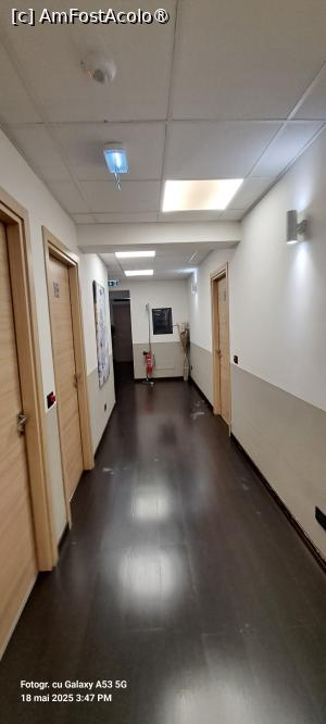 [P12] Hotel Sogni dʼOro Airport, palierul primului etaj » foto by irinad
 - 
<span class="allrVoted glyphicon glyphicon-heart hidden" id="av1524280"></span>
<a class="m-l-10 hidden" id="sv1524280" onclick="voting_Foto_DelVot(,1524280,29293)" role="button">șterge vot <span class="glyphicon glyphicon-remove"></span></a>
<a id="v91524280" class=" c-red"  onclick="voting_Foto_SetVot(1524280)" role="button"><span class="glyphicon glyphicon-heart-empty"></span> <b>LIKE</b> = Votează poza</a> <img class="hidden"  id="f1524280W9" src="/imagini/loader.gif" border="0" /><span class="AjErrMes hidden" id="e1524280ErM"></span>