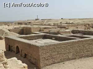 [P73] Necropola Saqqara, Clădiri auxiliare lângă mormintele-puț pozate de sus... » foto by mprofeanu
 - 
<span class="allrVoted glyphicon glyphicon-heart hidden" id="av1525396"></span>
<a class="m-l-10 hidden" id="sv1525396" onclick="voting_Foto_DelVot(,1525396,29302)" role="button">șterge vot <span class="glyphicon glyphicon-remove"></span></a>
<a id="v91525396" class=" c-red"  onclick="voting_Foto_SetVot(1525396)" role="button"><span class="glyphicon glyphicon-heart-empty"></span> <b>LIKE</b> = Votează poza</a> <img class="hidden"  id="f1525396W9" src="/imagini/loader.gif" border="0" /><span class="AjErrMes hidden" id="e1525396ErM"></span>