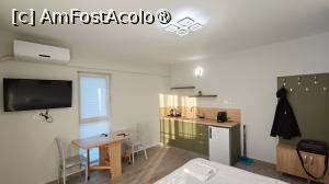 [P13] Otopeni Suites- camera » foto by elenaadina
 - 
<span class="allrVoted glyphicon glyphicon-heart hidden" id="av1525733"></span>
<a class="m-l-10 hidden" id="sv1525733" onclick="voting_Foto_DelVot(,1525733,29305)" role="button">șterge vot <span class="glyphicon glyphicon-remove"></span></a>
<a id="v91525733" class=" c-red"  onclick="voting_Foto_SetVot(1525733)" role="button"><span class="glyphicon glyphicon-heart-empty"></span> <b>LIKE</b> = Votează poza</a> <img class="hidden"  id="f1525733W9" src="/imagini/loader.gif" border="0" /><span class="AjErrMes hidden" id="e1525733ErM"></span>