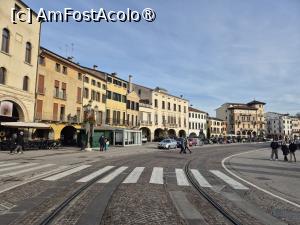 [P36] Prato della Valle » foto by adso
 - 
<span class="allrVoted glyphicon glyphicon-heart hidden" id="av1525769"></span>
<a class="m-l-10 hidden" id="sv1525769" onclick="voting_Foto_DelVot(,1525769,29306)" role="button">șterge vot <span class="glyphicon glyphicon-remove"></span></a>
<a id="v91525769" class=" c-red"  onclick="voting_Foto_SetVot(1525769)" role="button"><span class="glyphicon glyphicon-heart-empty"></span> <b>LIKE</b> = Votează poza</a> <img class="hidden"  id="f1525769W9" src="/imagini/loader.gif" border="0" /><span class="AjErrMes hidden" id="e1525769ErM"></span>